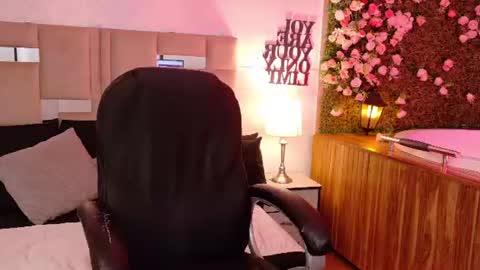 Ariana online show from 06-26-26, 02:32
