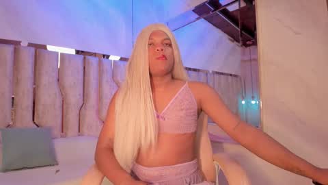 ariana_grande233 online show from 02-19-26, 11:50