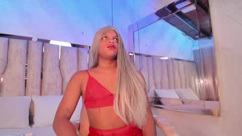 ariana_grande233 online show from 05-31-26, 11:39