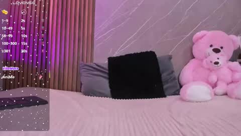 Ariana online show from 12-15-25, 12:42