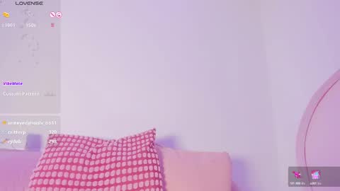 Snapshot of ariana_klart chatting on 02-14-25, 10:59 Ariana online show from 02-14-25, 10:59