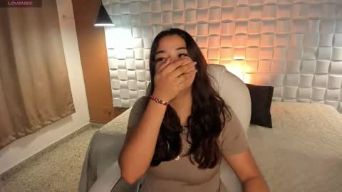 Snapshot of ariana_pierce chatting on 09-28-25, 01:16 Ariana online show from 09-28-25, 01:16