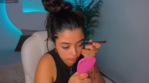 Snapshot of ariana_pierce chatting on 10-22-25, 12:27 Ariana online show from 10-22-25, 12:27