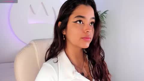 Snapshot of ariana_pierce chatting on 10-25-25, 12:34 Ariana online show from 10-25-25, 12:34