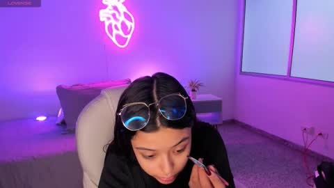 Snapshot of ariana_pierce chatting on 11-15-25, 12:23 Ariana online show from 11-15-25, 12:23