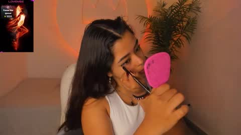 Snapshot of ariana_pierce chatting on 12-05-25, 01:09 Ariana online show from 12-05-25, 01:09