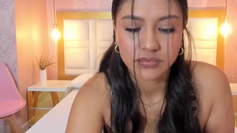 Snapshot of ariana_pocahontas chatting on 03-06-26, 03:25 Ariana but i preffer Ari online show from 03-06-26, 03:25