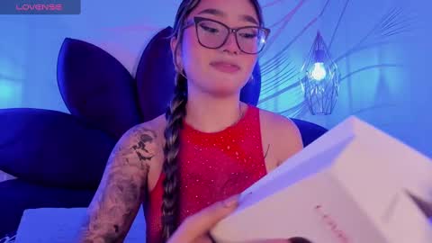 Snapshot of ariana_villada chatting on 02-01-25, 03:30 Ari online show from 02-01-25, 03:30