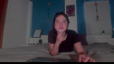 ariana_whitee online show from 11-17-25, 02:34