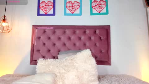 Snapshot of ariana_zc_ chatting on 02-13-25, 11:37 Susan online show from 02-13-25, 11:37