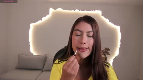 Ariana Dumont online show from 06-17-26, 11:23