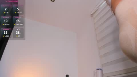 arianna_0 online show from 04-22-26, 12:18