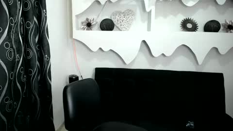 ariana online show from 10-10-25, 12:26