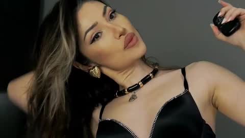 arianna_moonx online show from 11-04-25, 10:42