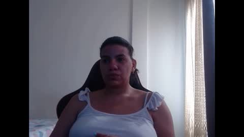 Snapshot of ariannaloovel chatting on 01-14-25, 08:15 ariannaloovel online show from 01-14-25, 08:15