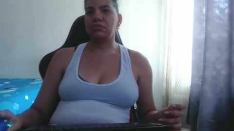 Snapshot of ariannaloovel chatting on 10-09-25, 05:11 ariannaloovel online show from 10-09-25, 05:11