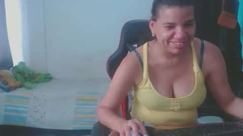 ariannaloovel online show from 04-15-26, 04:25