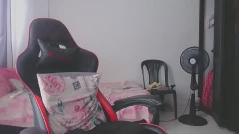 ariannaloovel online show from 05-05-26, 06:16