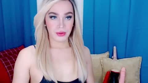 Snapshot of arianne_xoxo777 chatting on 11-19-25, 04:45 ARIANNE CUMS online show from 11-19-25, 04:45