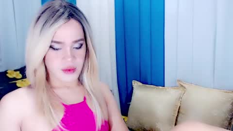 Snapshot of arianne_xoxo777 chatting on 03-18-26, 06:38 ARIANNE CUMS online show from 03-18-26, 06:38