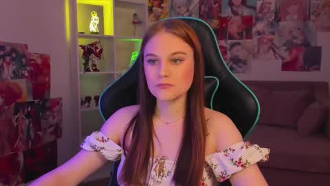 Snapshot of ariawell chatting on 09-15-25, 05:35 Aria online show from 09-15-25, 05:35