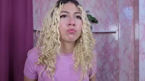 Snapshot of aribunnie chatting on 12-22-25, 11:35 Ari Bunnie online show from 12-22-25, 11:35