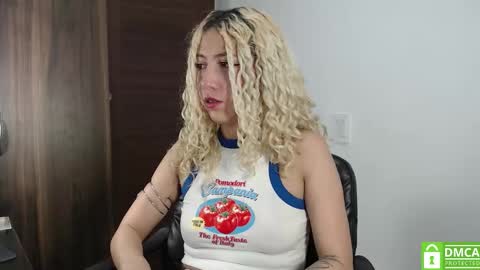 Snapshot of aribunnie chatting on 03-03-26, 04:07 Ari Bunnie online show from 03-03-26, 04:07