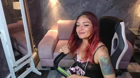 Snapshot of ariel_b_ chatting on 05-13-26, 02:42 ariel online show from 05-13-26, 02:42