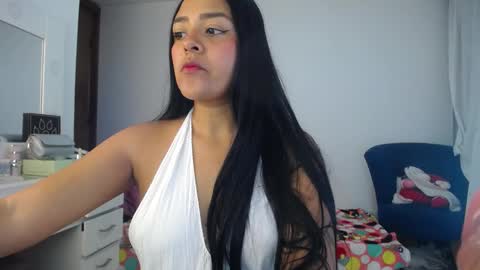 Snapshot of ariel_princess02 chatting on 09-30-25, 02:05 daniella online show from 09-30-25, 02:05