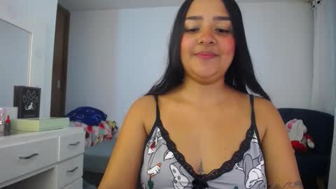 Snapshot of ariel_princess02 chatting on 10-08-25, 01:58 daniella online show from 10-08-25, 01:58
