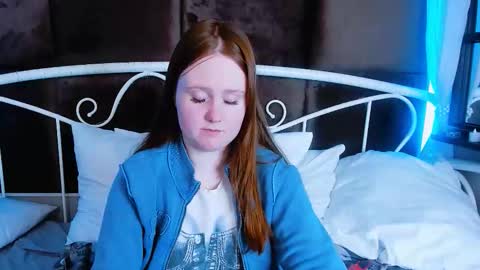 Ariel online show from 11-20-25, 03:34