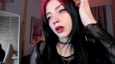 Snapshot of arielabradberry chatting on 12-27-24, 02:33 Ariel online show from 12-27-24, 02:33