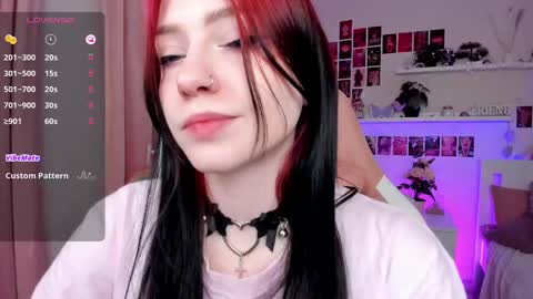 Snapshot of arielabradberry chatting on 02-12-25, 07:02 Ariel online show from 02-12-25, 07:02