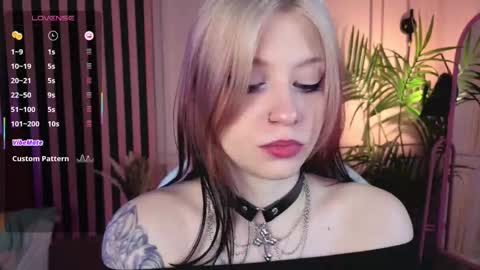 Snapshot of arielabradberry chatting on 10-17-25, 08:50 Ariel online show from 10-17-25, 08:50