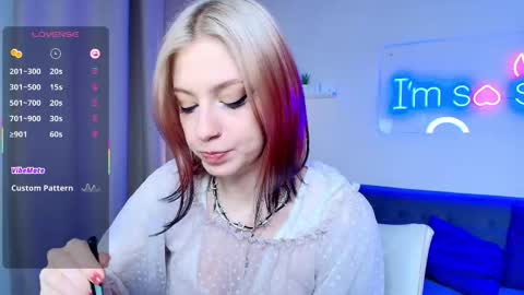 Snapshot of arielabradberry chatting on 11-26-25, 01:45 Ariel online show from 11-26-25, 01:45