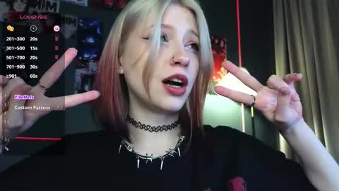 Snapshot of arielabradberry chatting on 01-14-26, 01:28 Ariel online show from 01-14-26, 01:28