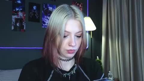 Snapshot of arielabradberry chatting on 01-15-26, 01:37 Ariel online show from 01-15-26, 01:37