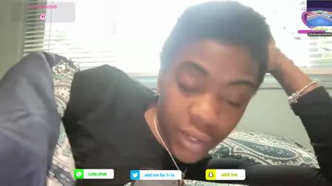 Snapshot of arielbliss69 chatting on 04-28-26, 02:44 arielbliss69 online show from 04-28-26, 02:44