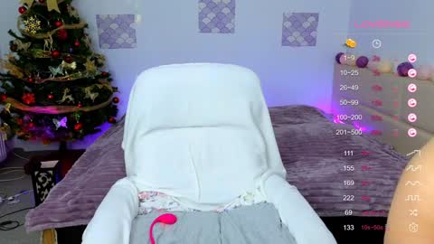 Snapshot of arieldiamond chatting on 12-21-24, 10:30 arieldiamond online show from 12-21-24, 10:30