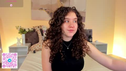 Snapshot of ariella_sol chatting on 06-06-26, 01:11 Ariella GTM3 Tue Wed Thu Fri Sat 0400 am-1030pm online show from 06-06-26, 01:11