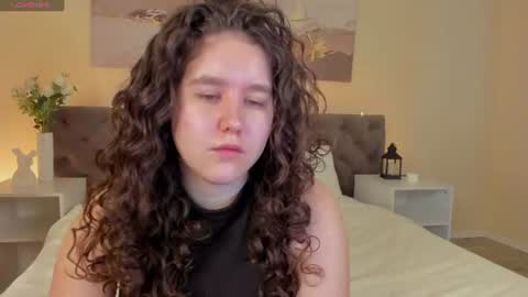 Snapshot of ariella_sol chatting on 06-20-26, 01:09 Ariella GTM3 Tue Wed Thu Fri Sat 0400 am-1030pm online show from 06-20-26, 01:09