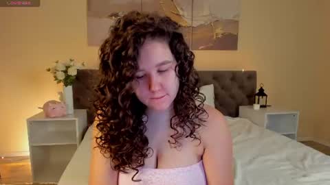 Snapshot of ariella_sol chatting on 07-20-26, 01:09 Ariella GTM3 Tue Wed Thu Fri Sat 0400 am-1030pm online show from 07-20-26, 01:09