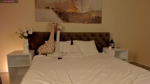 Snapshot of ariella_sol chatting on 07-25-26, 01:04 Ariella GTM3 Tue Wed Thu Fri Sat 0400 am-1030pm online show from 07-25-26, 01:04