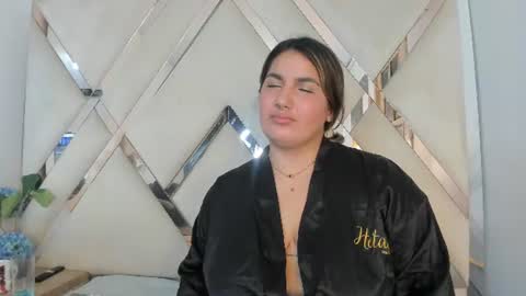 Snapshot of ariht chatting on 07-14-26, 02:05 ariht online show from 07-14-26, 02:05