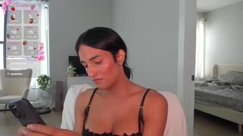 Snapshot of ariia1_ chatting on 09-20-25, 05:36 Aria online show from 09-20-25, 05:36