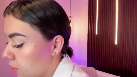  Arianna  online show from 06-06-26, 01:05