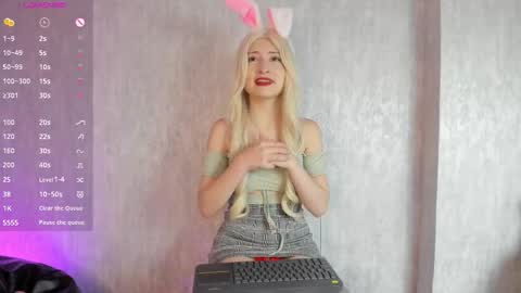 Snapshot of arimonoban chatting on 10-13-25, 12:05 Ariel online show from 10-13-25, 12:05