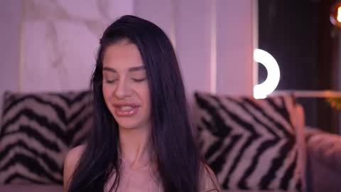 Snapshot of arinarhodes chatting on 11-10-25, 06:29 Arina online show from 11-10-25, 06:29