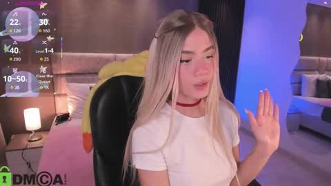 Ari  online show from 11-25-25, 02:55