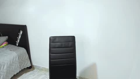 Snapshot of aristena_01 chatting on 11-20-25, 02:23 aristena_01 online show from 11-20-25, 02:23